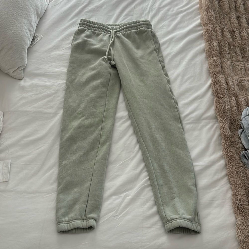 TNA cozy fleece boyfriend sweatpants